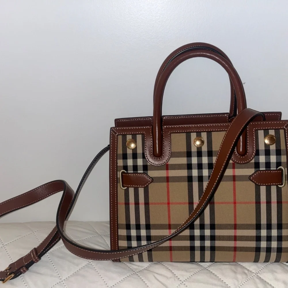 Burberry mini title bag - Picture 7 of 10